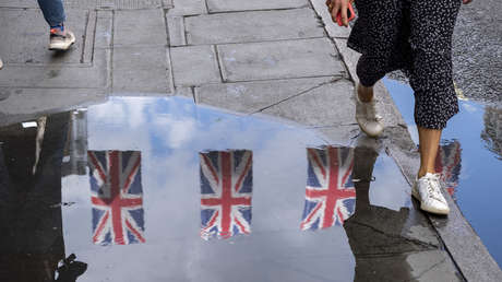 Multimillonario británico afirma que el Reino Unido está en “declive”