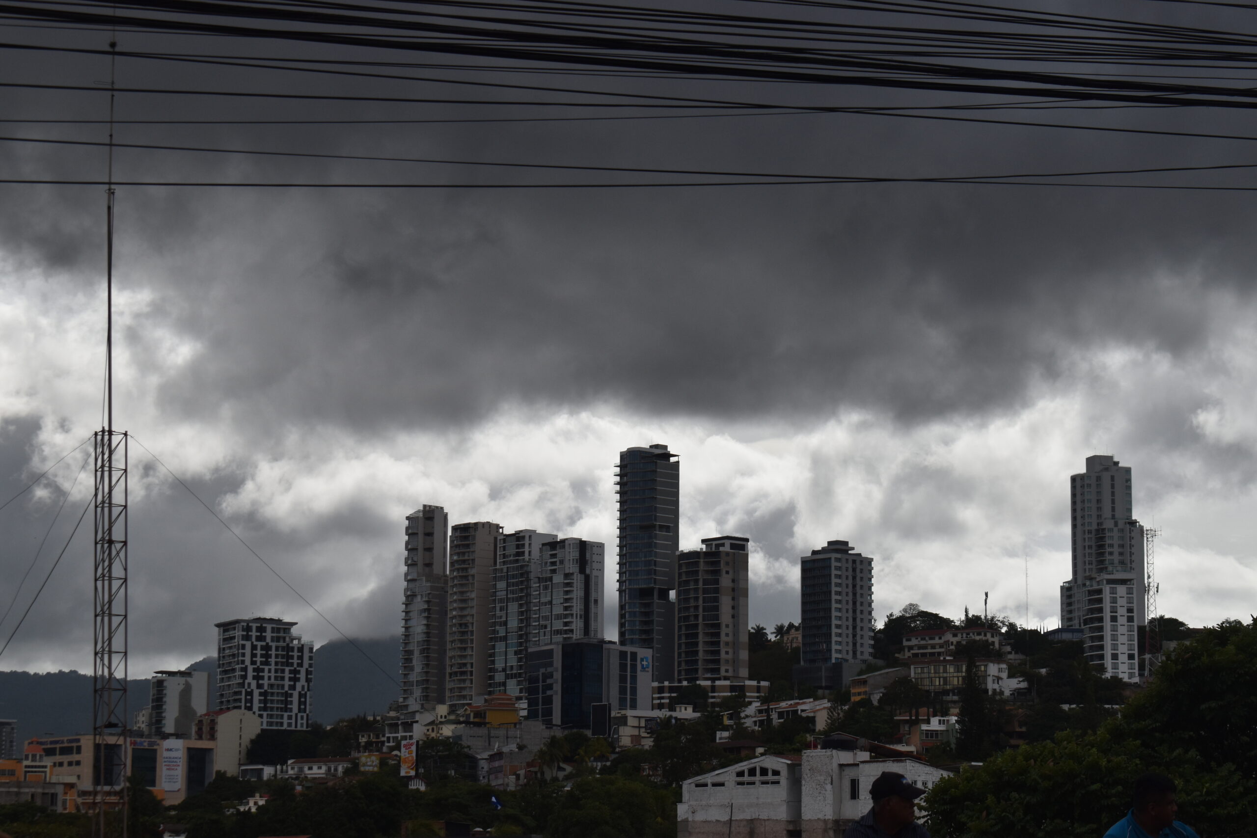 Copeco pronostica lluvias y chubascos dispersos por vaguada