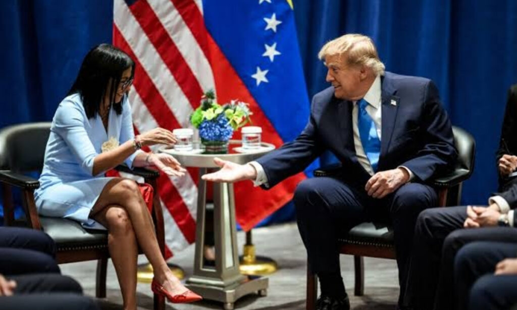 Trump y Delcy Rodríguez sostienen su primer encuentro bilateral en Nueva York tras la captura de Maduro