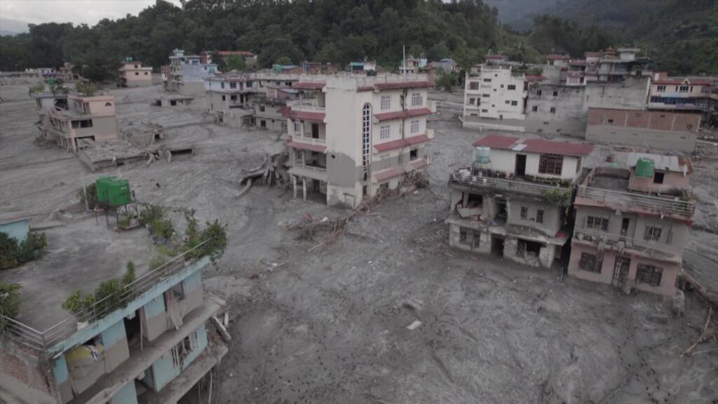 Nepal, entre miles de desaparecidos y cuerpos aún por identificar