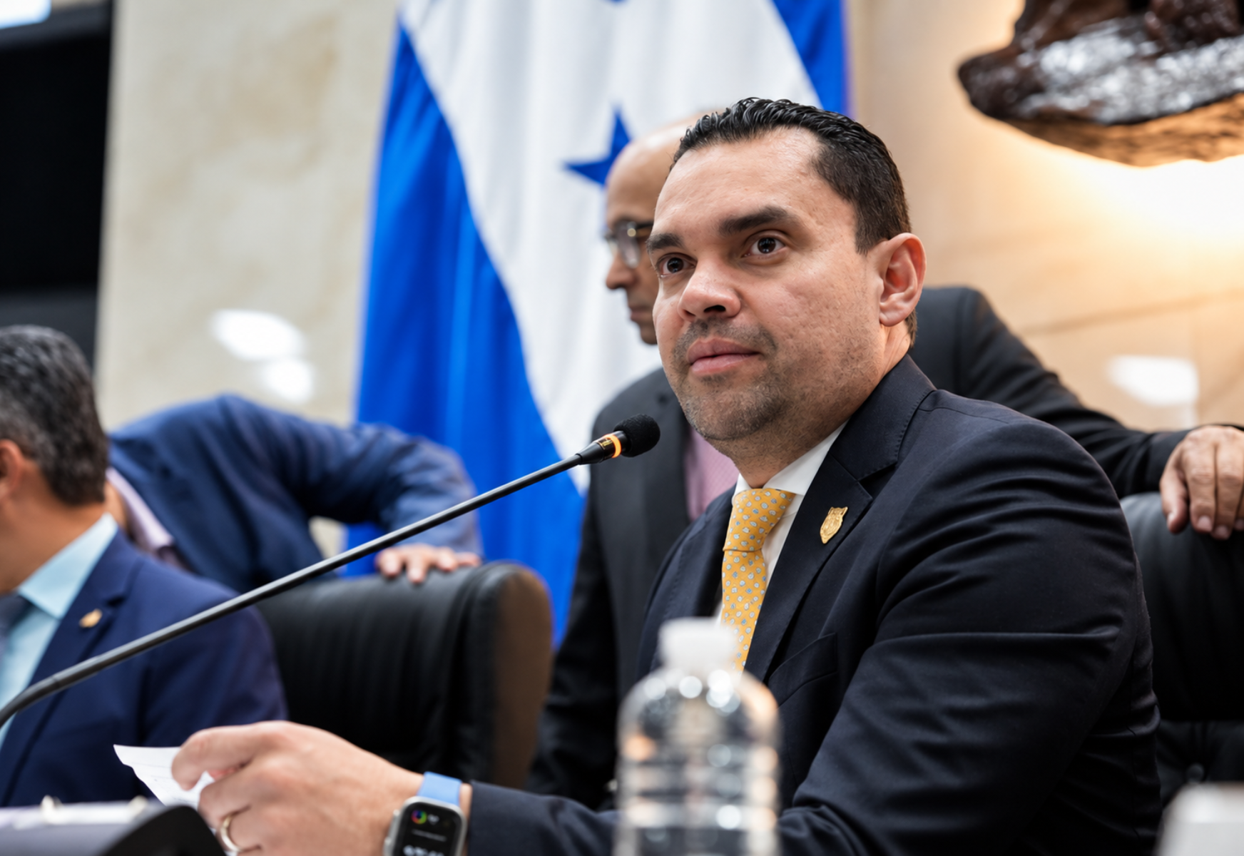 Zambrano: Reformas son importantes para combatir a criminales y recuperar seguridad del pueblo