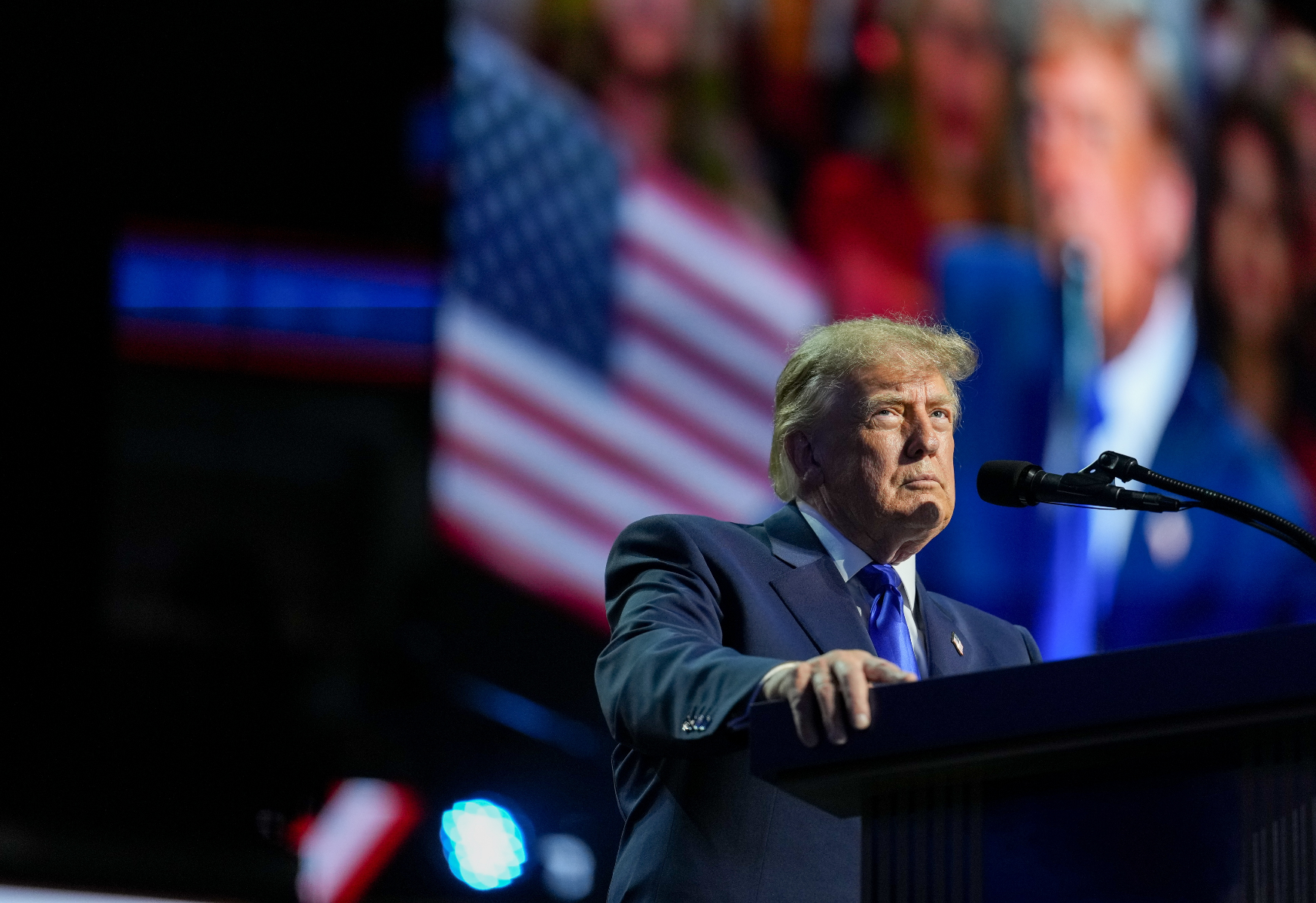 Trump acusa al Supremo de que sus decisiones “erróneas” han costado “billones” a EEUU
