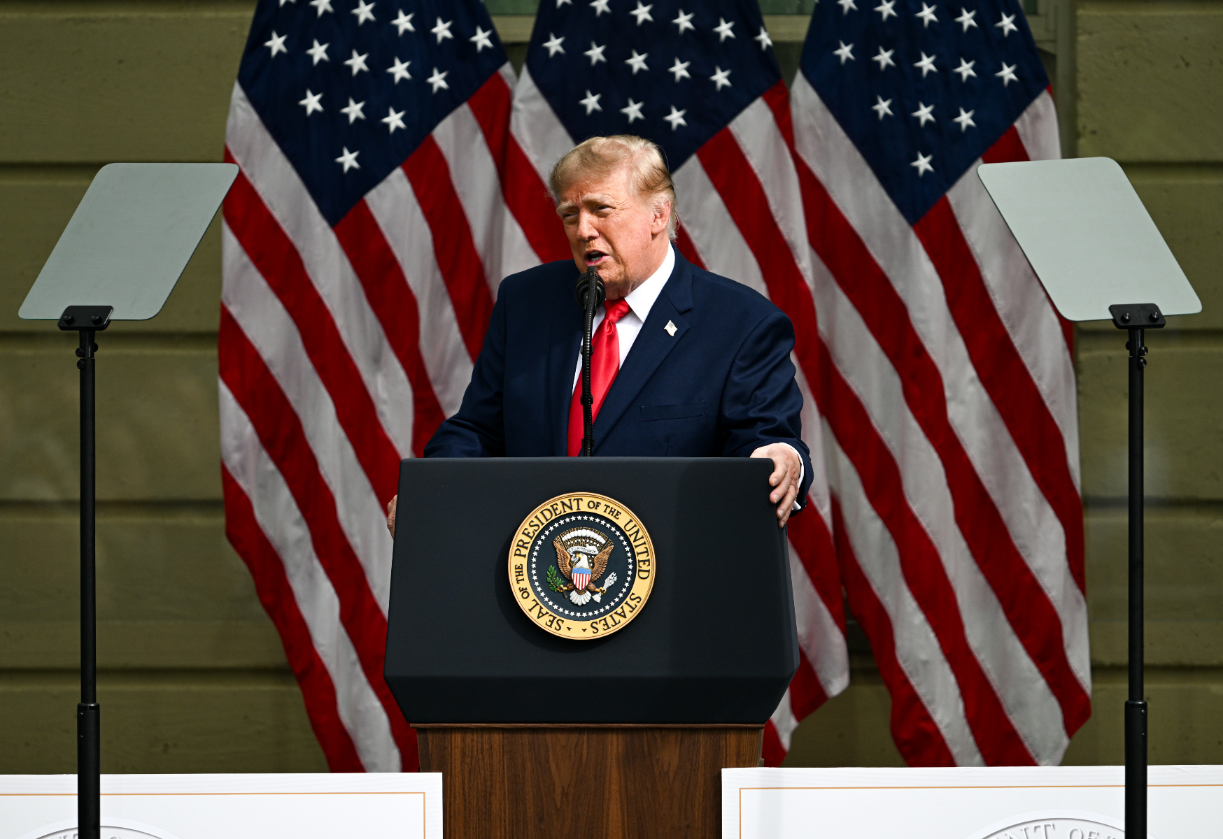 Trump urge a Zelenski y a Putin a poner fin a la guerra antes del invierno