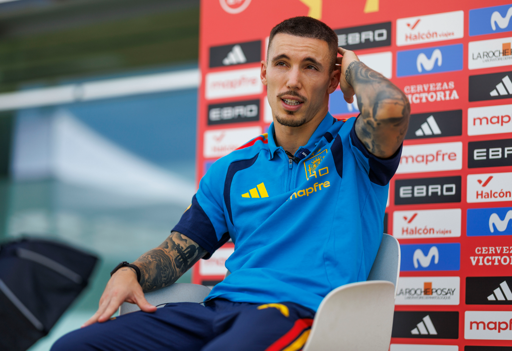 Grimaldo, campeón del mundo con España, ve a Messi como el mejor de la historia