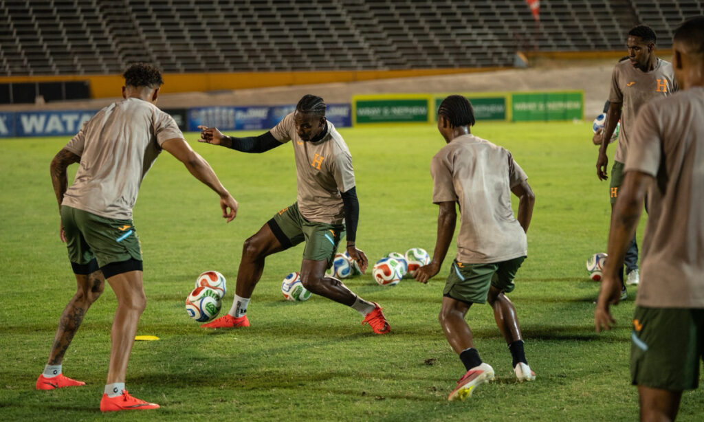Previa: Honduras afronta un choque decisivo en Kingston obligada a romper su maleficio histórico ante Jamaica