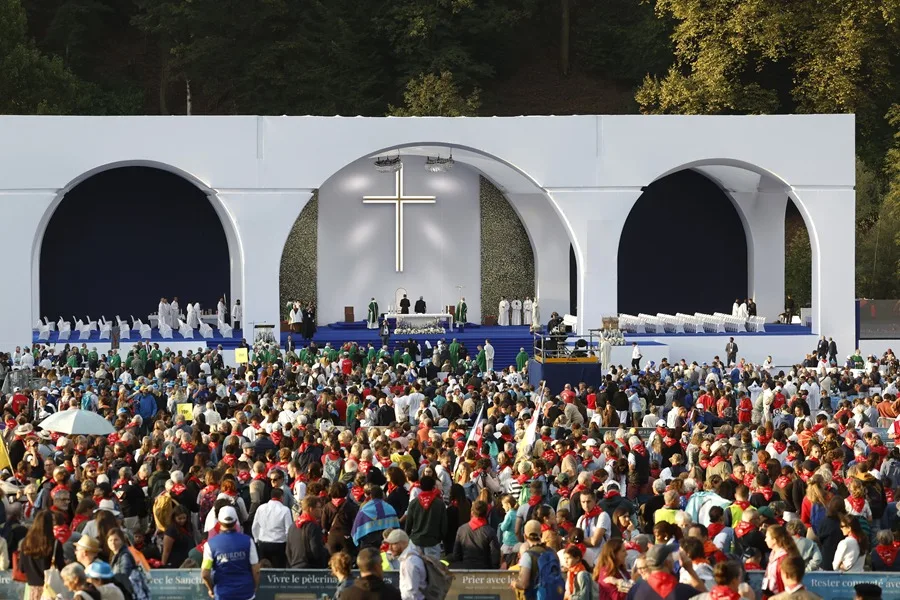 El papa pide a los obispos franceses «máxima vigilancia» ante la lacra de los abusos
