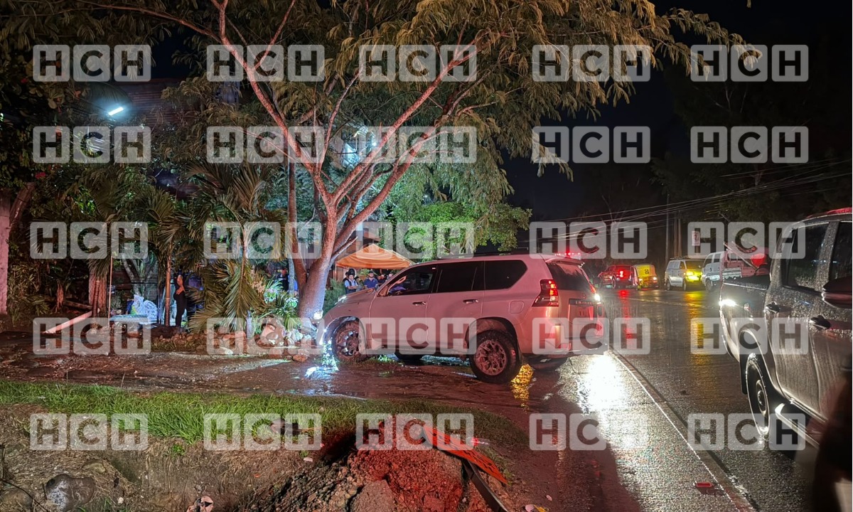 ¡Ataque despiadado! Acribillan dentro de una camioneta a dos hombres, entre ellos un policía, en Gracias, Lempira