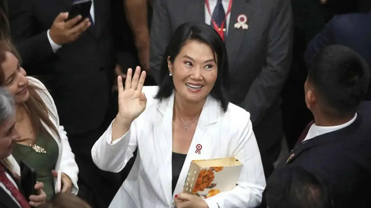 Aprobación de Fujimori cae 18 puntos en primer mes de gestión en Perú