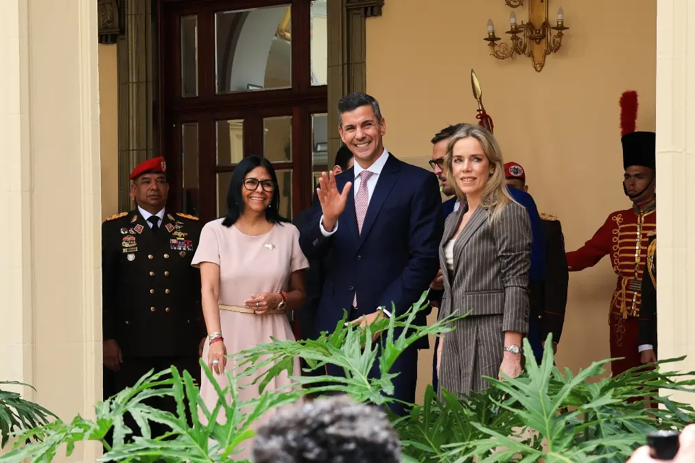 Presidenta (E) Delcy Rodríguez sostiene encuentro de alto nivel con mandatario paraguayo Santiago Peña
