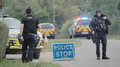 Cinco detenidos por explosivos cerca de una base británica usada por Estados Unidos
