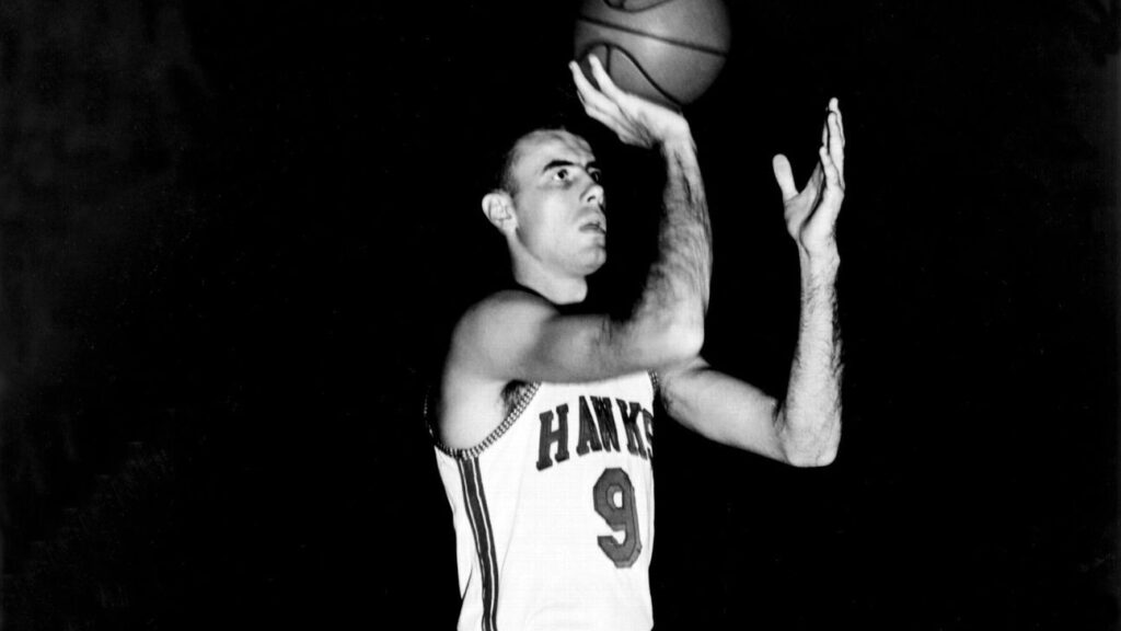 Muere Bob Pettit, el primer MVP de la NBA y 'verdadero gigante del juego', a los 93 años