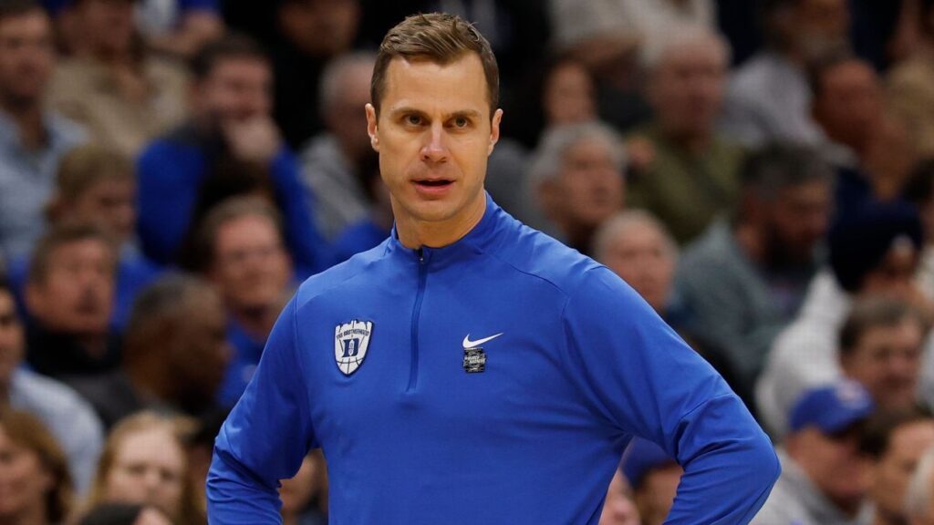 Scheyer en Duke para 'largo recorrido' después de ser perseguido por los Mavericks de la NBA