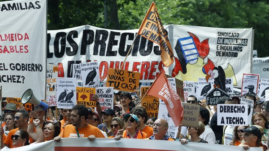 Movimientos sociales en España protestan contra la especulación inmobiliaria
