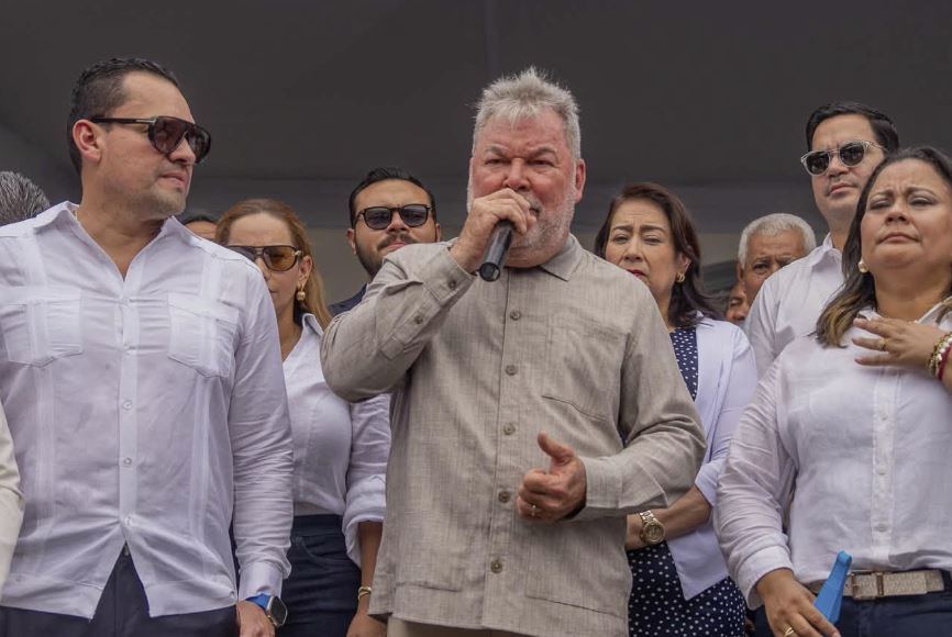Roberto Contreras dispara contra la administración de Xiomara Castro: “Nunca vimos un centavo del gobierno anterior”
