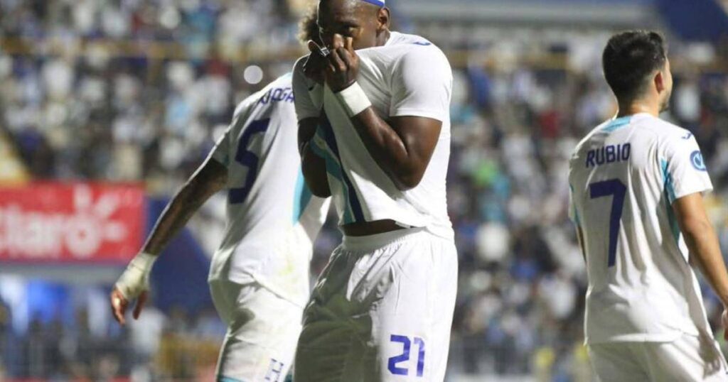Rueda lo borró, volvió y marcó tras 913 días: así fue gol de Bryan Róchez ante Surinam