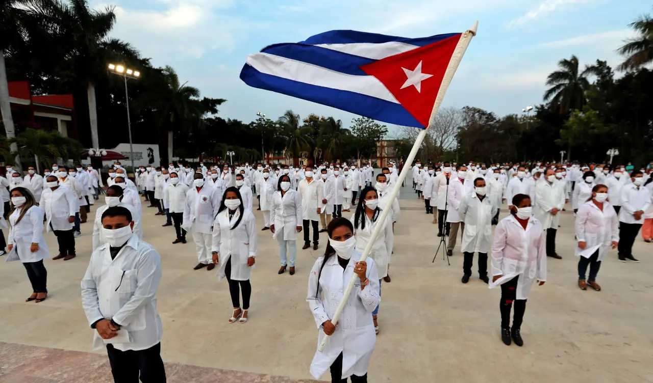 Uruguay rechaza críticas de EE.UU. contra médicos cubanos