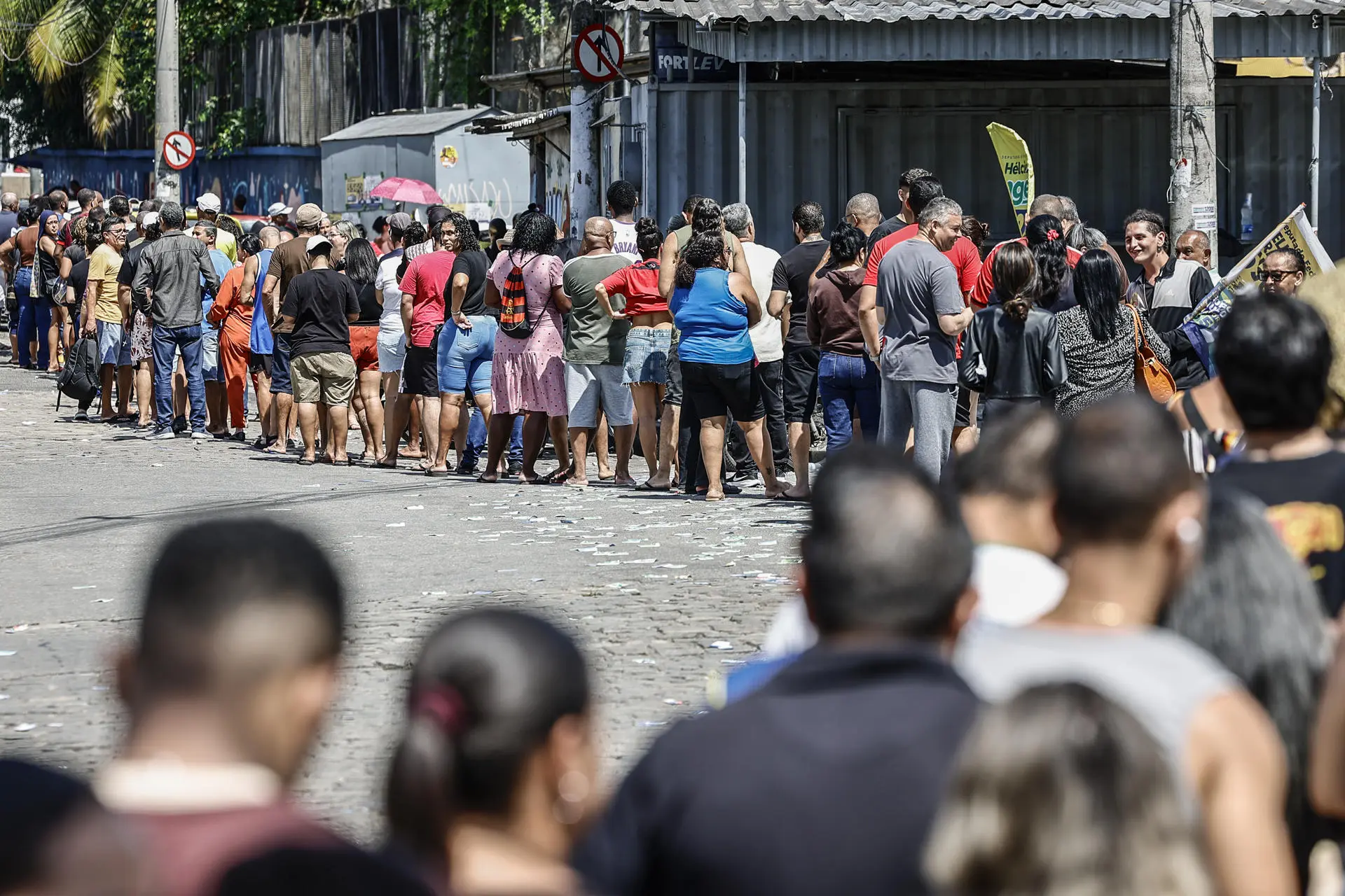 Cierran urnas en Brasil tras una jornada electoral con gran afluencia de votantes