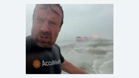 VIDEOS: ‘Cazador de tormentas’ muestra la furia del huracán Isaías en la costa de Florida