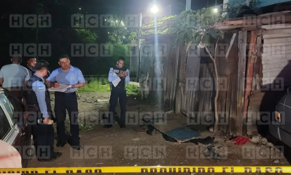 ¡Tragedia en El Carrizal! Motocicleta embiste a dos jóvenes, uno muere y otro queda herido