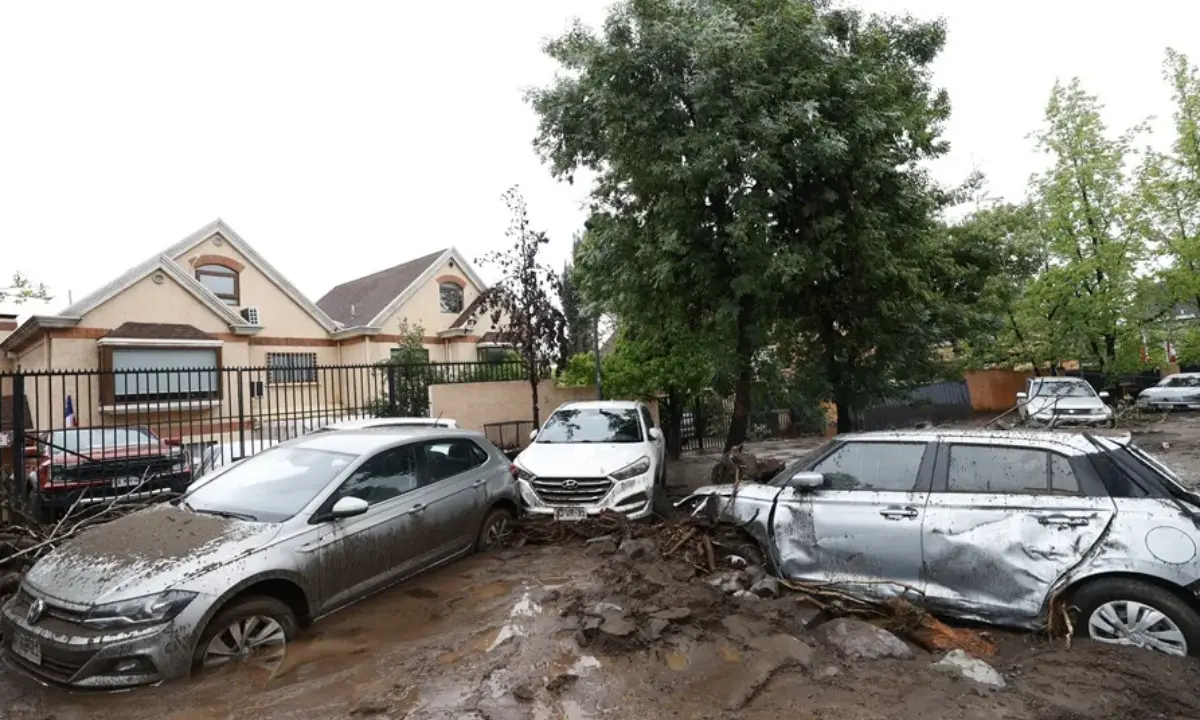 Aluvión en Chile deja seis heridos y 600 hogares evacuados