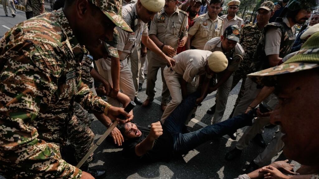 India sofoca las protestas de las “cucarachas” con miles de arrestos, incluidos sus líderes