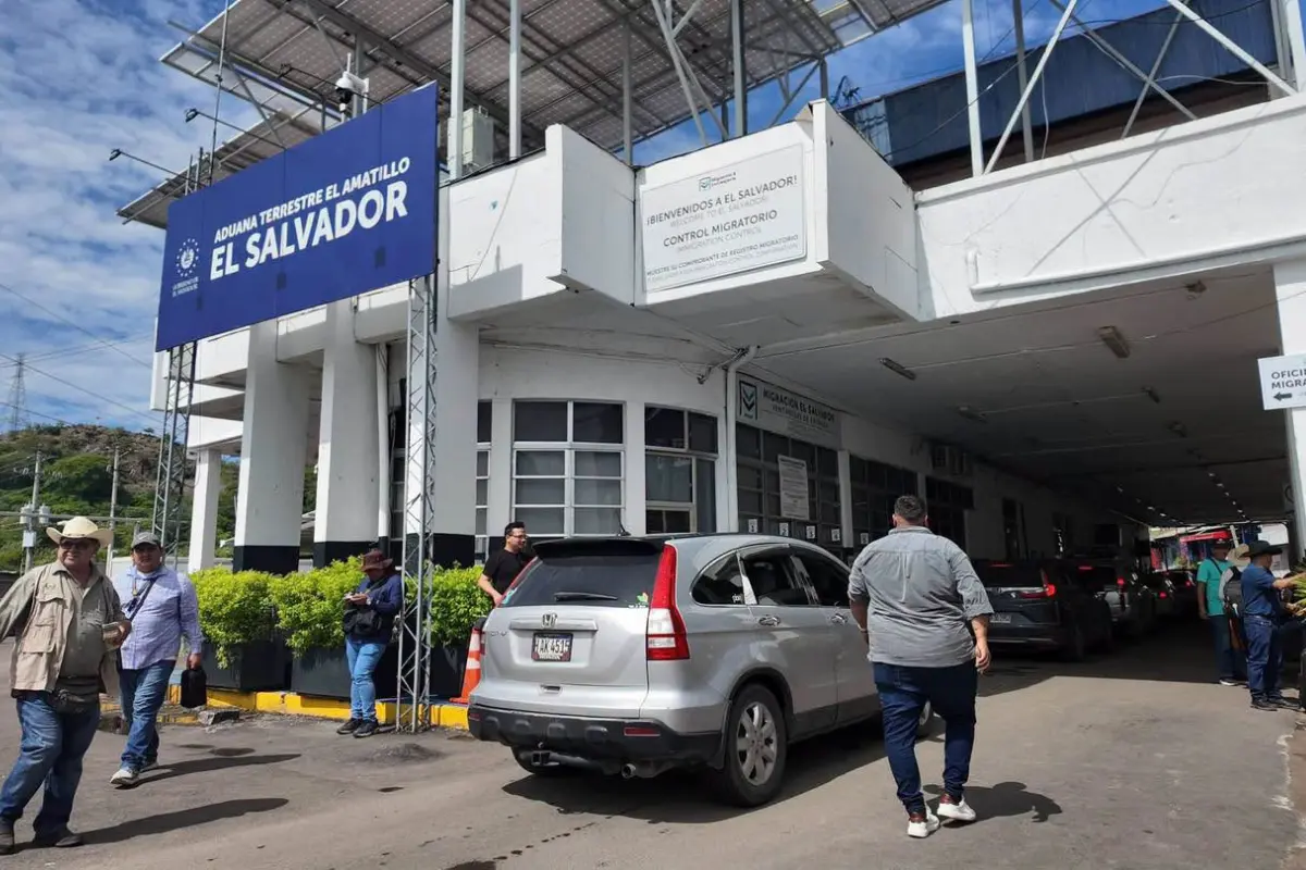 Cerca de 43,500 hondureños visitan El Salvador durante la Semana Morazánica