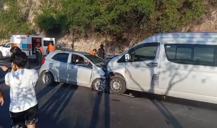 ¡Imprudencia fatal! Muere chofer que iba borracho y en contravía en el Anillo Periférico