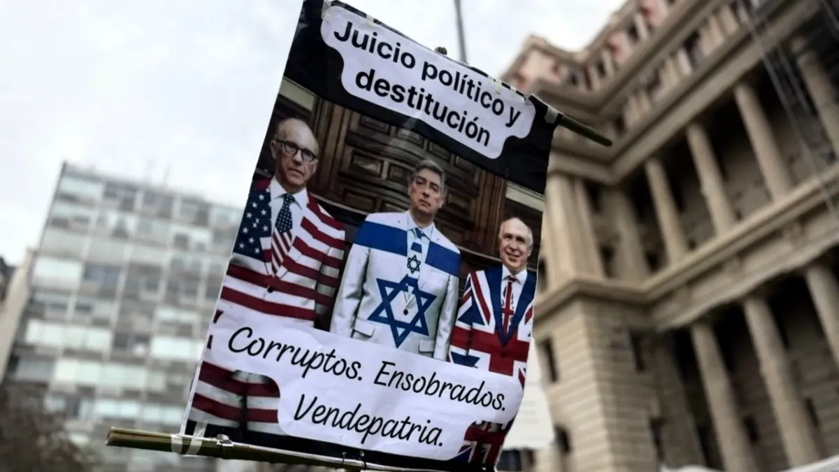 Protestan frente a Tribunales contra la derogación de la Ley de Tierras en Argentina
