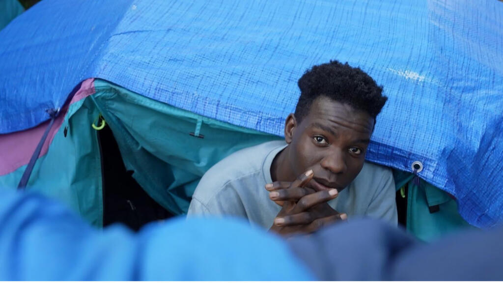Diez años del cierre de Calais: los migrantes siguen buscando llegar al Reino Unido