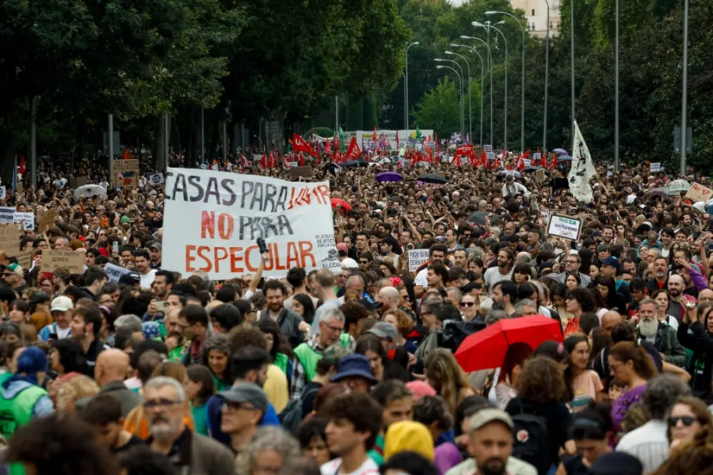 Ampliar derechos y no derechas: España adelanta elecciones en medio de protestas por acceso a vivienda