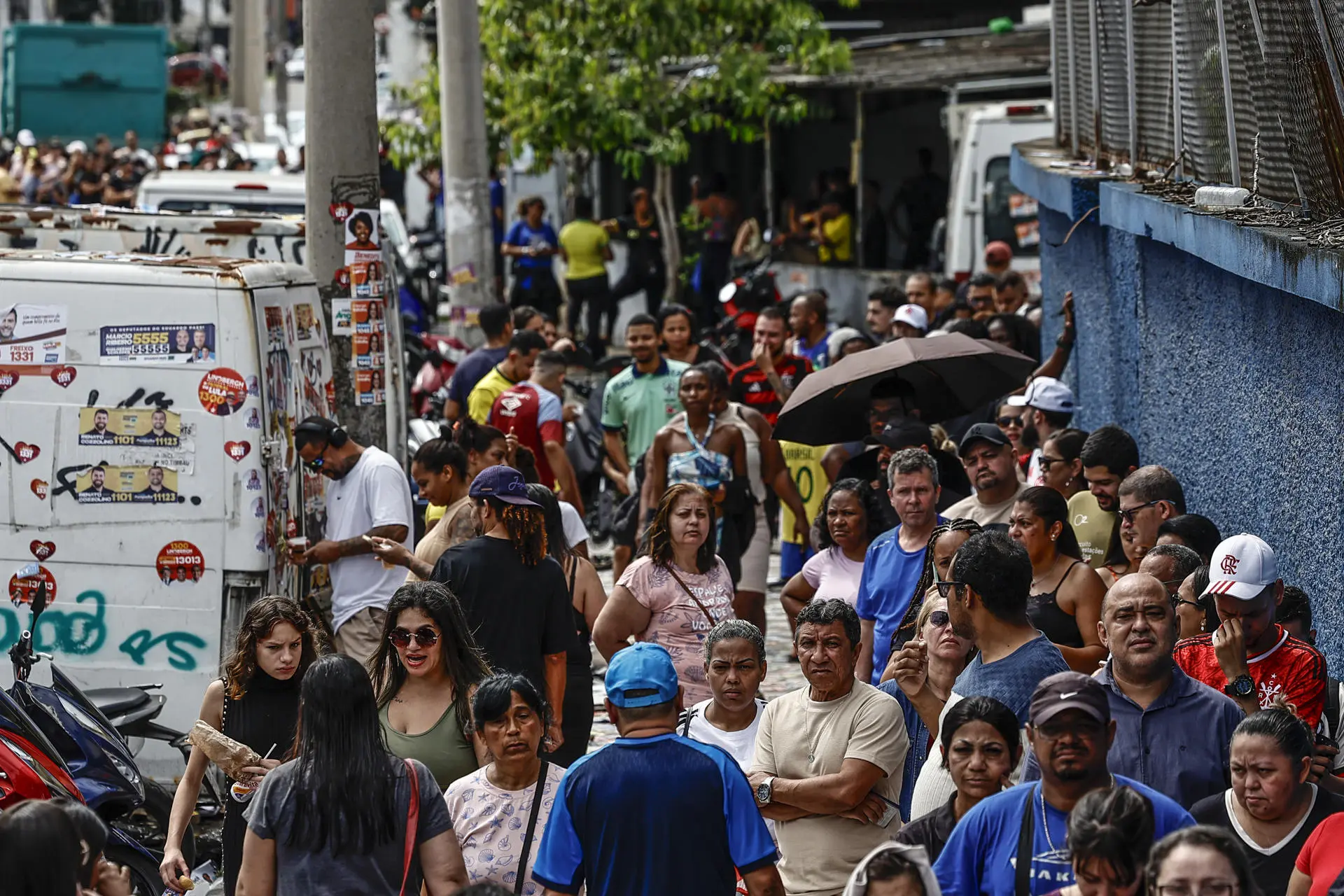 Candidatos del partido Avante ejercen su derecho al voto en Brasil
