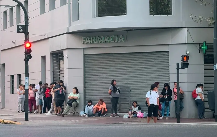Gestión de Milei destruyó más de 370.000 empleos formales en Argentina