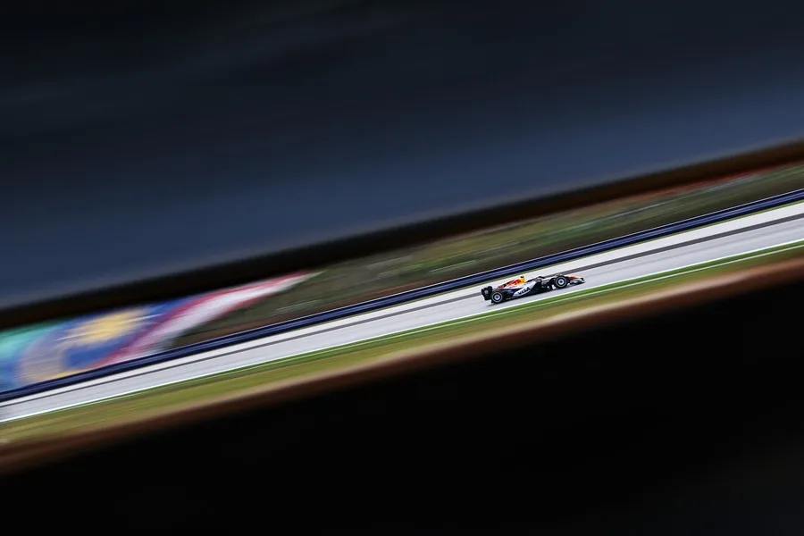 Max Verstappen domina ensayos del Gran Premio reprogramado en Malasia