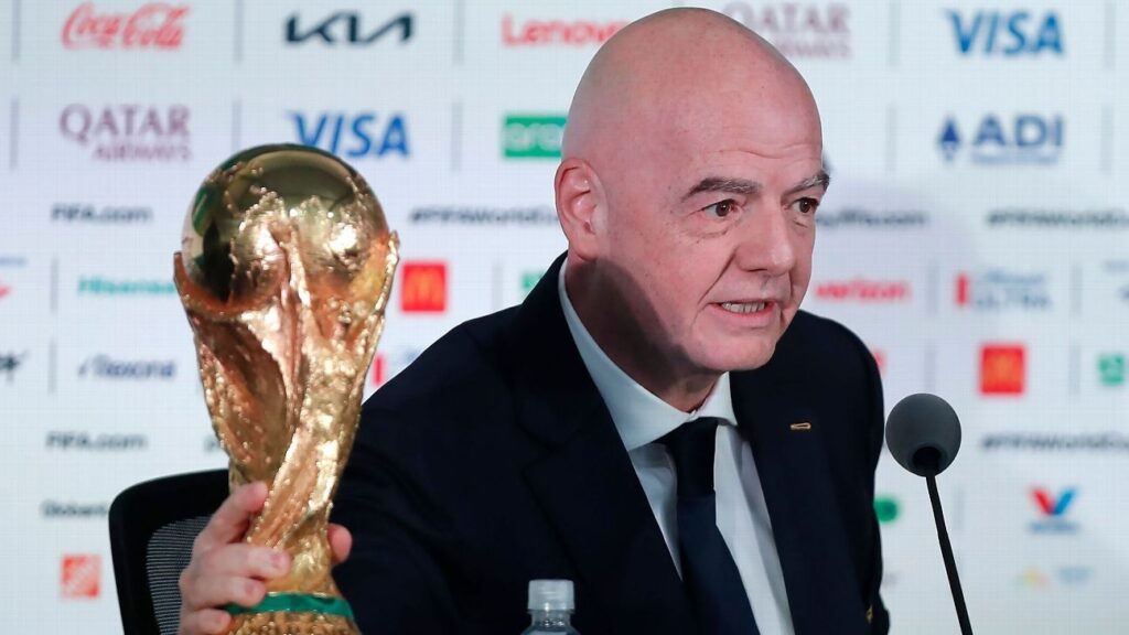 Infantino, presidente de la FIFA, recibió un pago no revelado de 1,7 millones de dólares por el Mundial