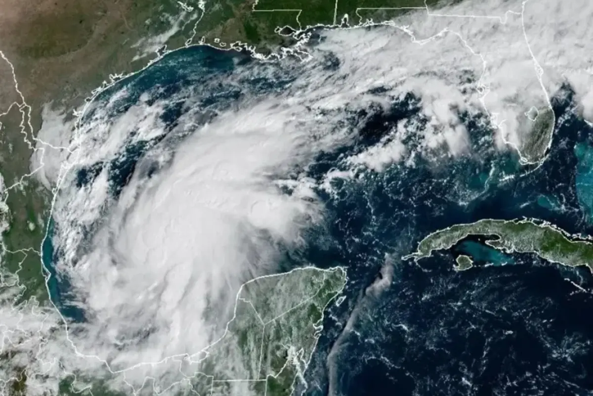 Estados Unidos vigila costa norte del golfo de México por amenaza de tormenta Isaías