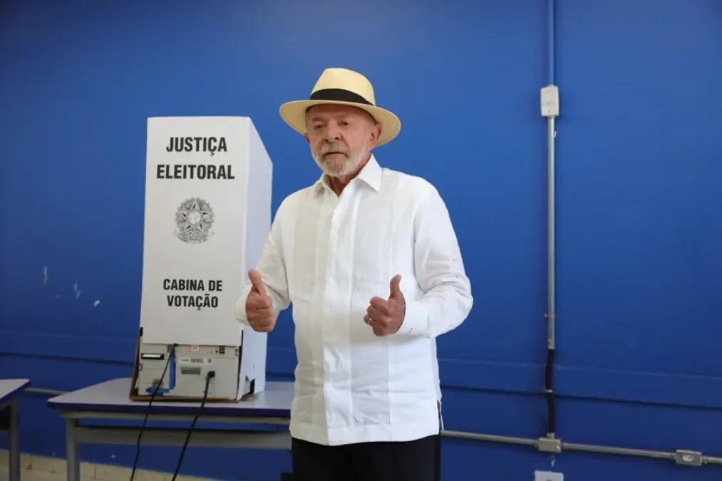 Lula acude a votar en São Paulo mientras elecciones de Brasil avanzan con normalidad