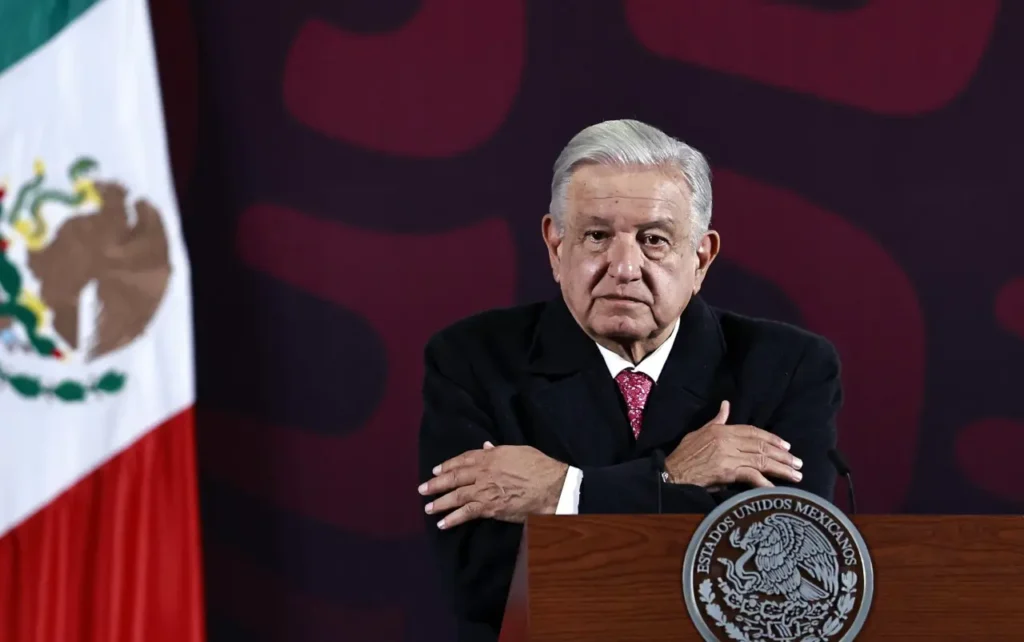 AMLO denuncia operación de bots para desacreditar su imagen pública