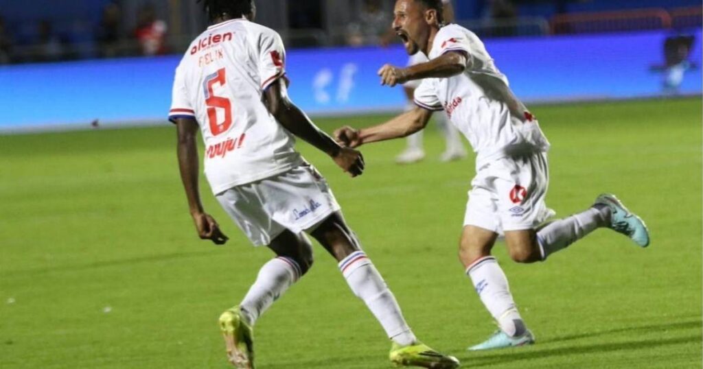 Olimpia sepulta el invicto de Real España y es el nuevo puntero de la Liga Nacional