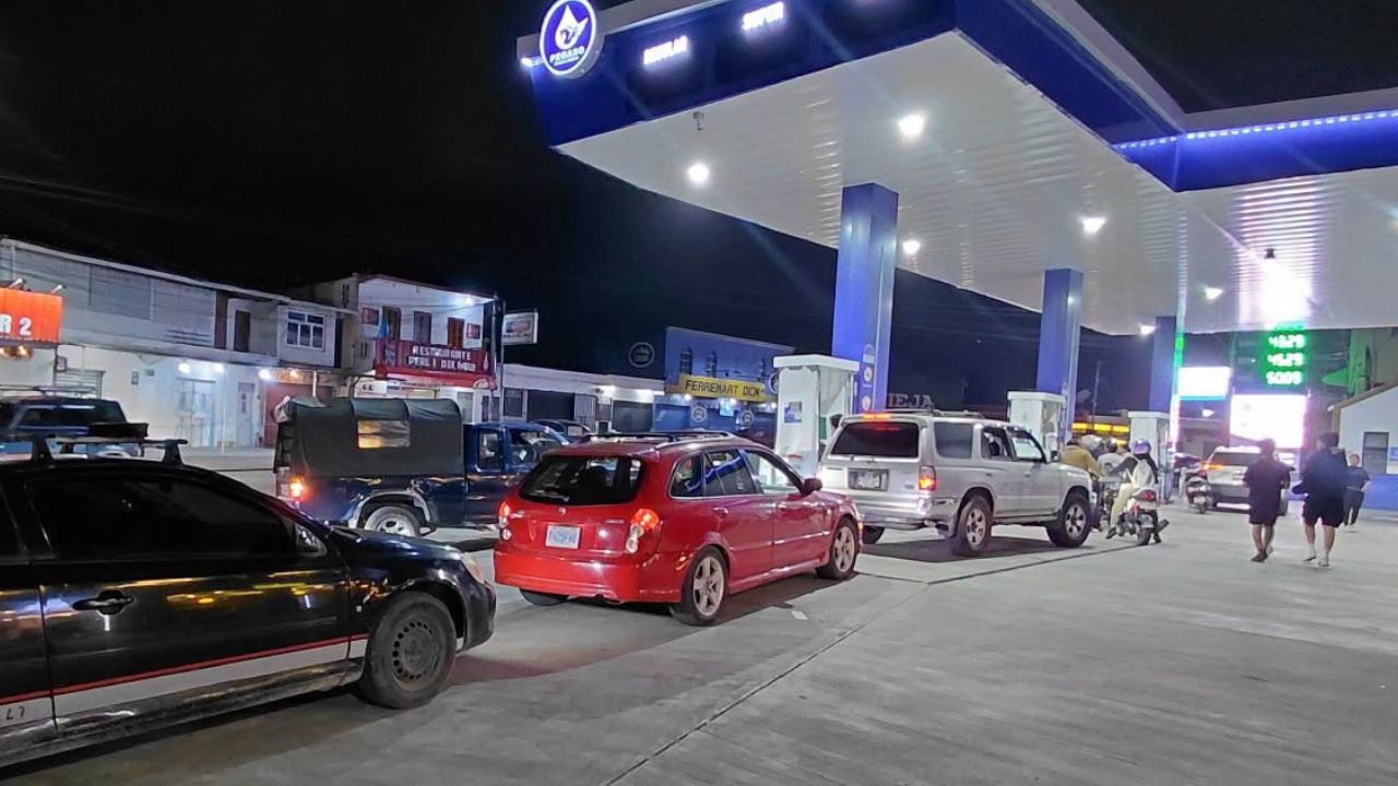 Guatemala suspende por tres meses los impuestos a los combustibles para reducir su precio