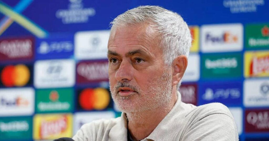 Mou se cansó de ellos y señala: "En España no son directos, el sabádo me tendrán"
