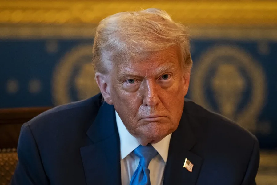 Trump minimiza destrucción de ciudades y avala el fusilamiento militar