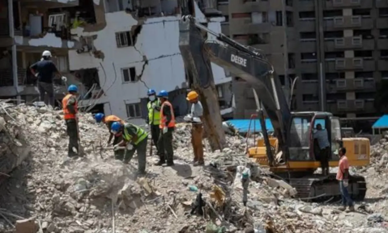 Gobierno venezolano mantiene labores de recuperación tras los sismos en La Guaira
