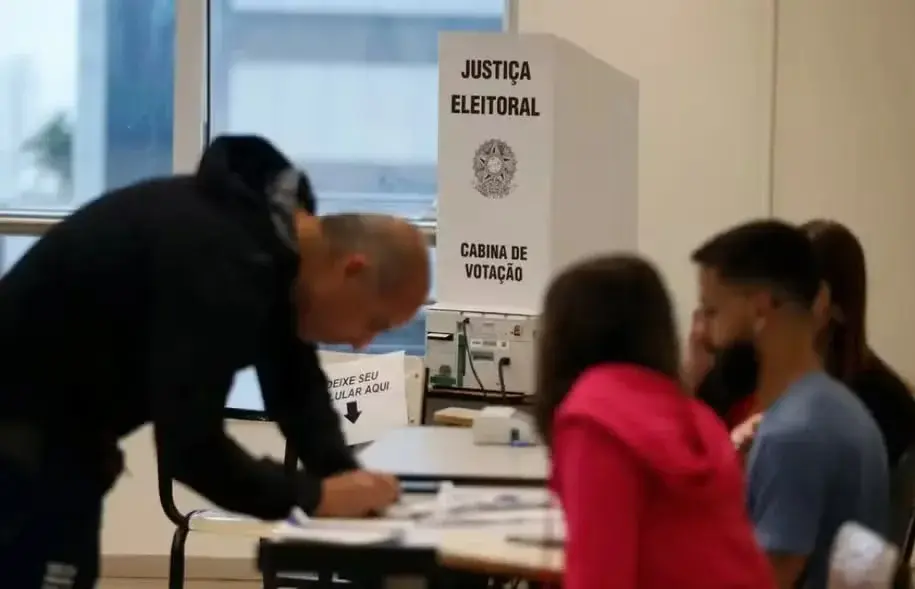 Alrededor de 265.000 brasileños convocados para votar en EE.UU.